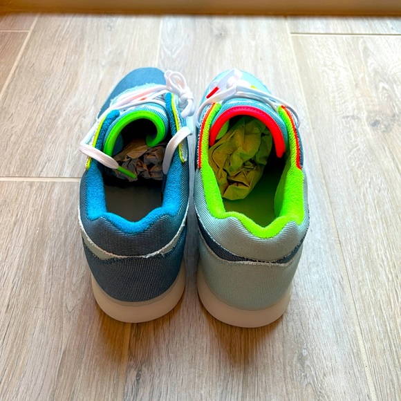 Reebok Workout Plus DC Wonder Woman Size 12M - Picture 8 of 8